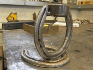 1442218682-horseshoe-candle-holder-ck